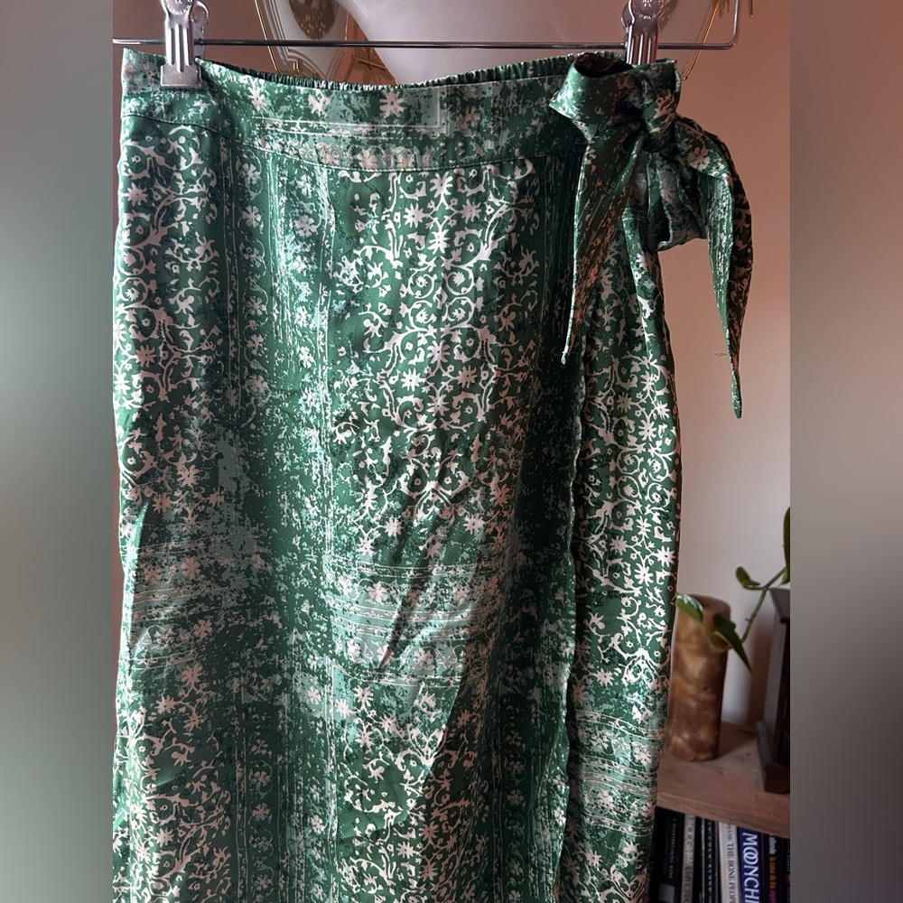 Rachel Zoe faux rap skirt batik style block print pattern feels like satin new - Picture 8 of 9